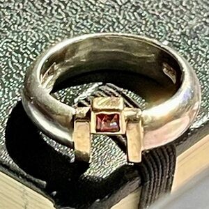 Vt. Sterling Silver, Gold, Sm Gemstone Dome Ring Sz 6.5/7 Good cond. Bold Design